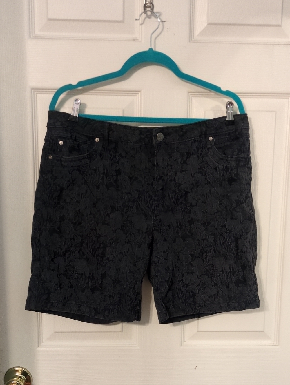 Simply Vera Vera Wang Black Floral Jacquard Bermuda Shorts